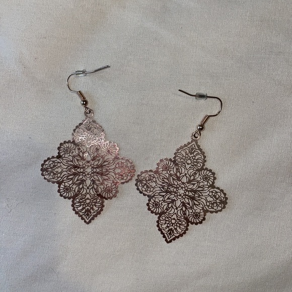 Jewelry bundle!! - Picture 6 of 6